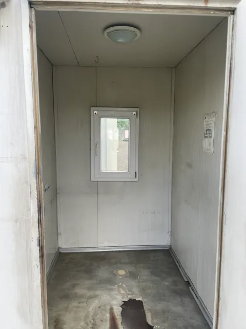 Eladó 1,5mx2m méretű, használt őrkonténer, portakontner, 99228