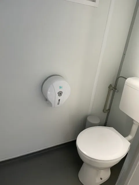 Eladó 20 lábas, felújított szaniterkonténer, WC konténer, 26111