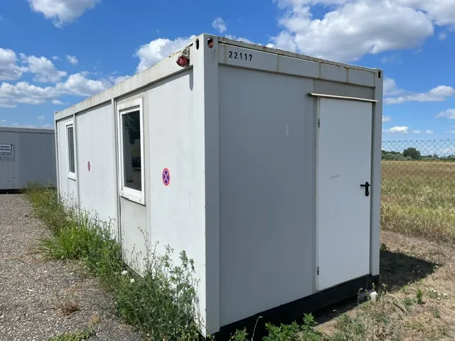 Eladó 24 lábas, használt, felújításra szoruló irodakonténer, kézmosóval, 22117